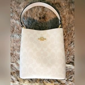 AUTHENTIC COACH Small Town Bucket Bag Designer Work and Casual Crossbody Handbag
